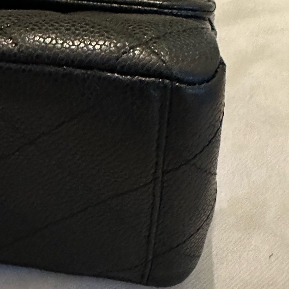 AUTHENTIC CHANEL CAVIAR LEATHER SINGLE FLAP BLACK AND GOLD HARDWARE MAXI EXCEL - Picture 7 of 12